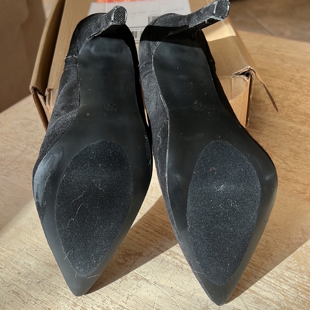 Shoes - Picture 4 of 4